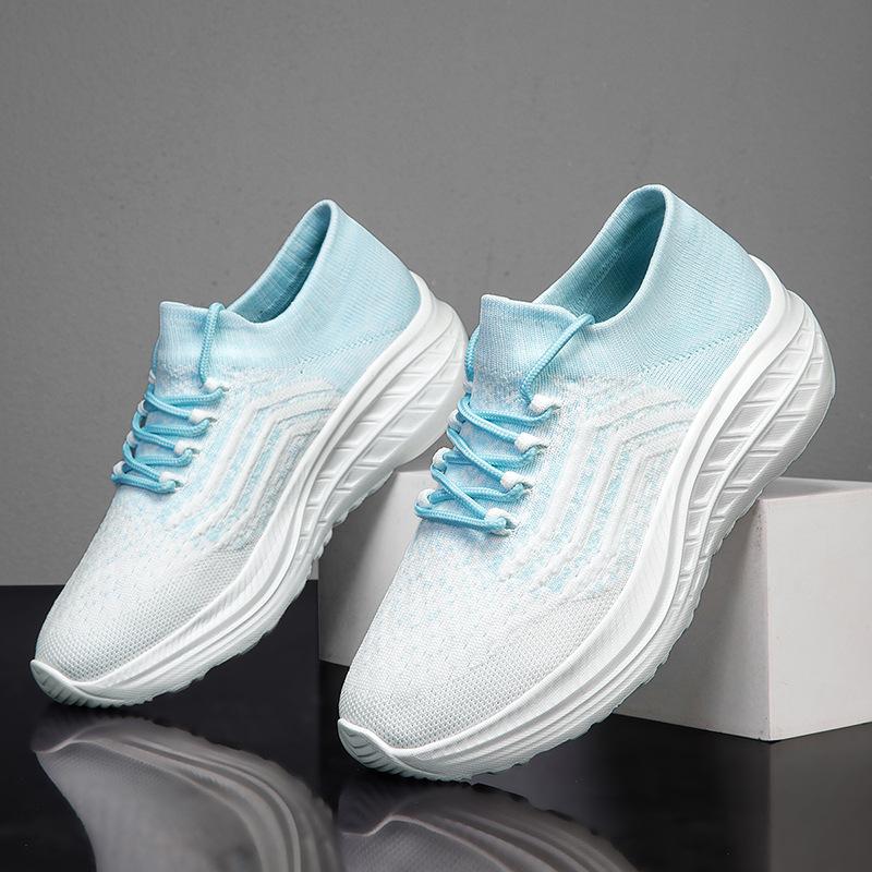 New large size fly-woven mesh breathable shoes soft sole non-slip lightweight casual shoes sports shoes