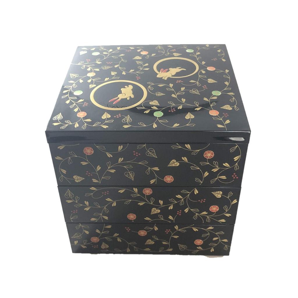 Maeju Lacquerware Rabbit Arabesque 6.5 Three-tiered Bento Box, Black with Red Interior 8R-314