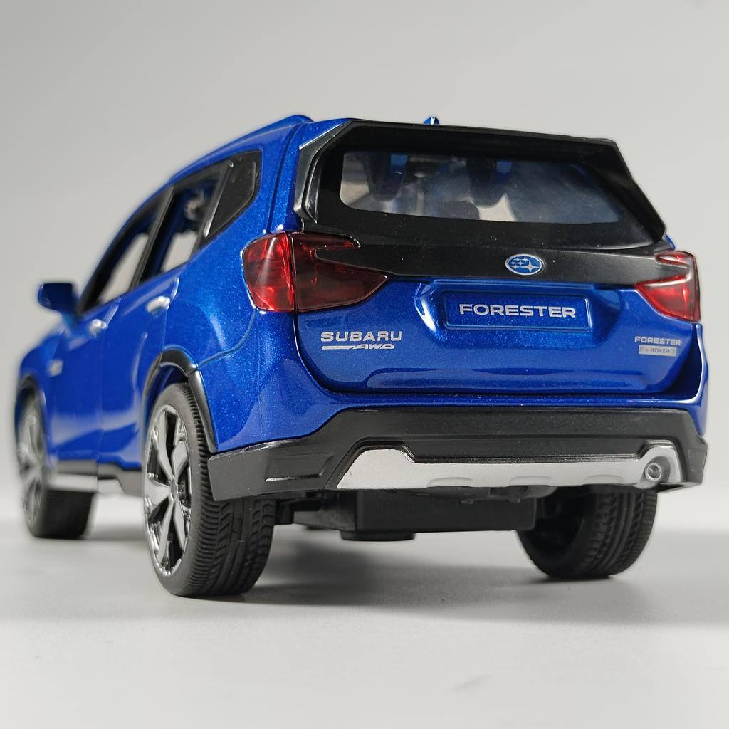 EHI1  1:30 Subaru Foreste SUV Alloy Diecast Off Road Model Computer Desktop Ornaments Kids Gift Birthday Present For Boys Collection
