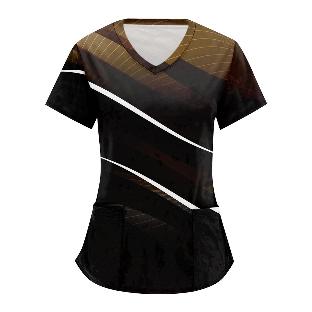 Blusa feminina listrada com estampa geométrica e manga curta com decote em V e bolso de trabalho