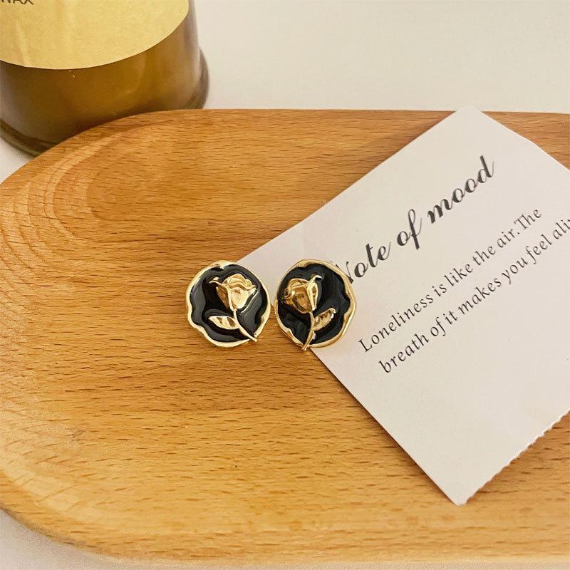 

Оформление: Французские ретро серьги-гвоздики «Роза» из серебра - Модный металлический дизайн цветка для женщин