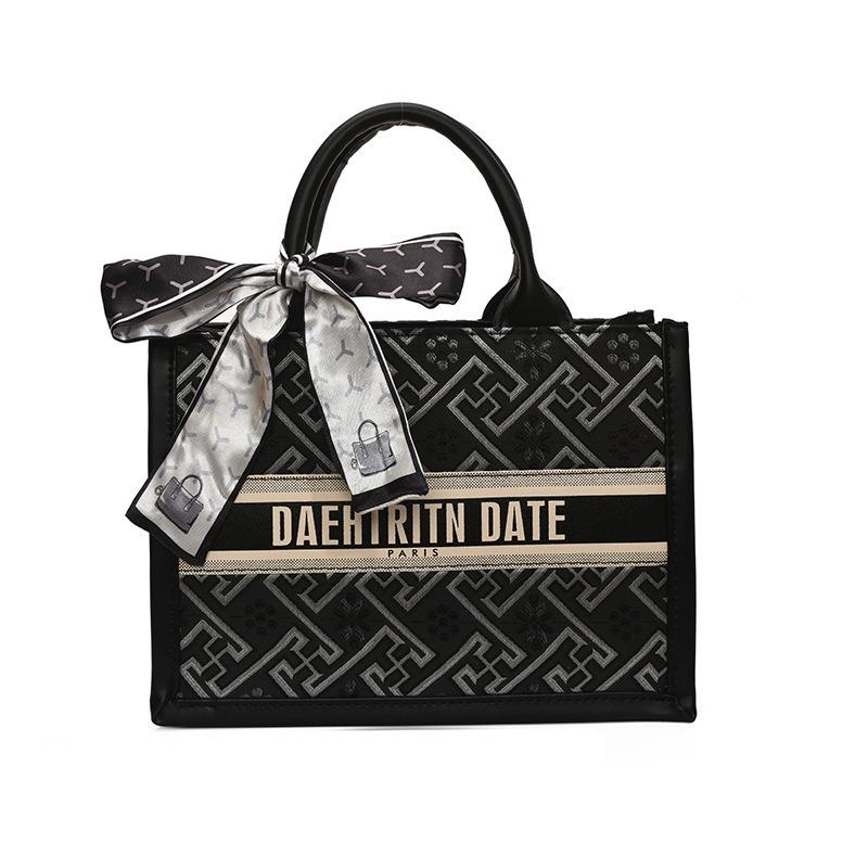 

Office worker handbag fashionable texture women s bag large capacity design sense niche women s handbag Small чорний