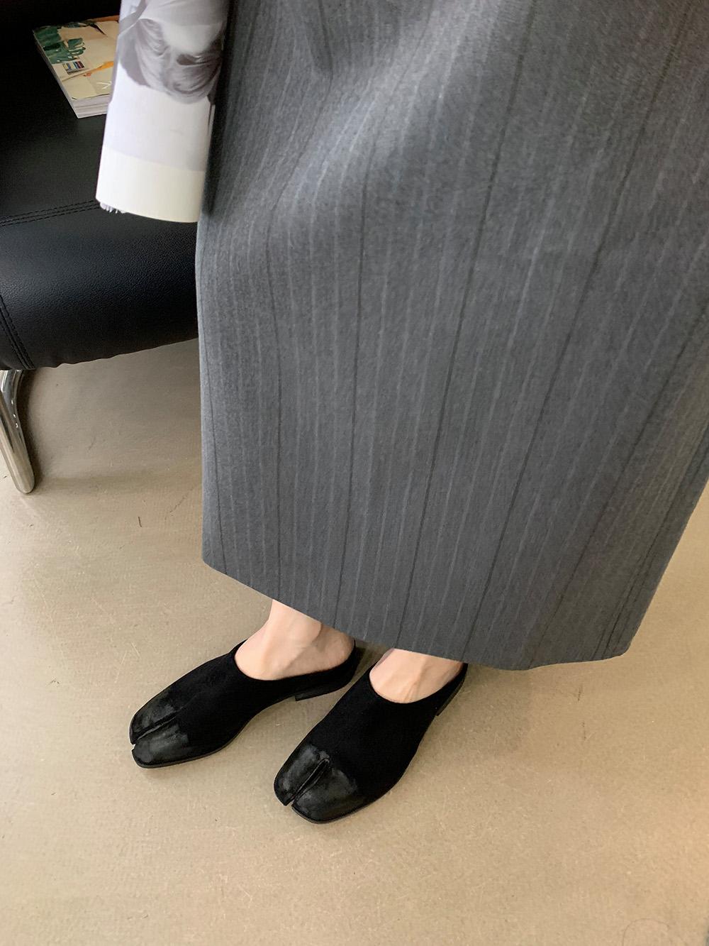 Модные женские тапочки-слайды из флока — фото 6