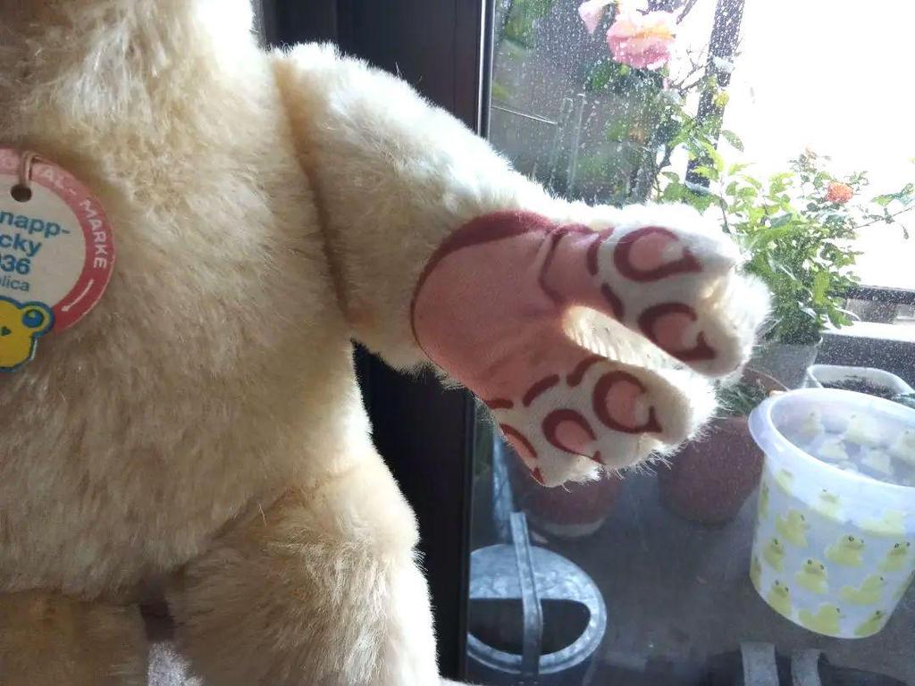 [USED] Steiff Teddy Bear * Snap Dickie * Mouth Opens and Closes * Head That Can Be Held In Hand Moves!