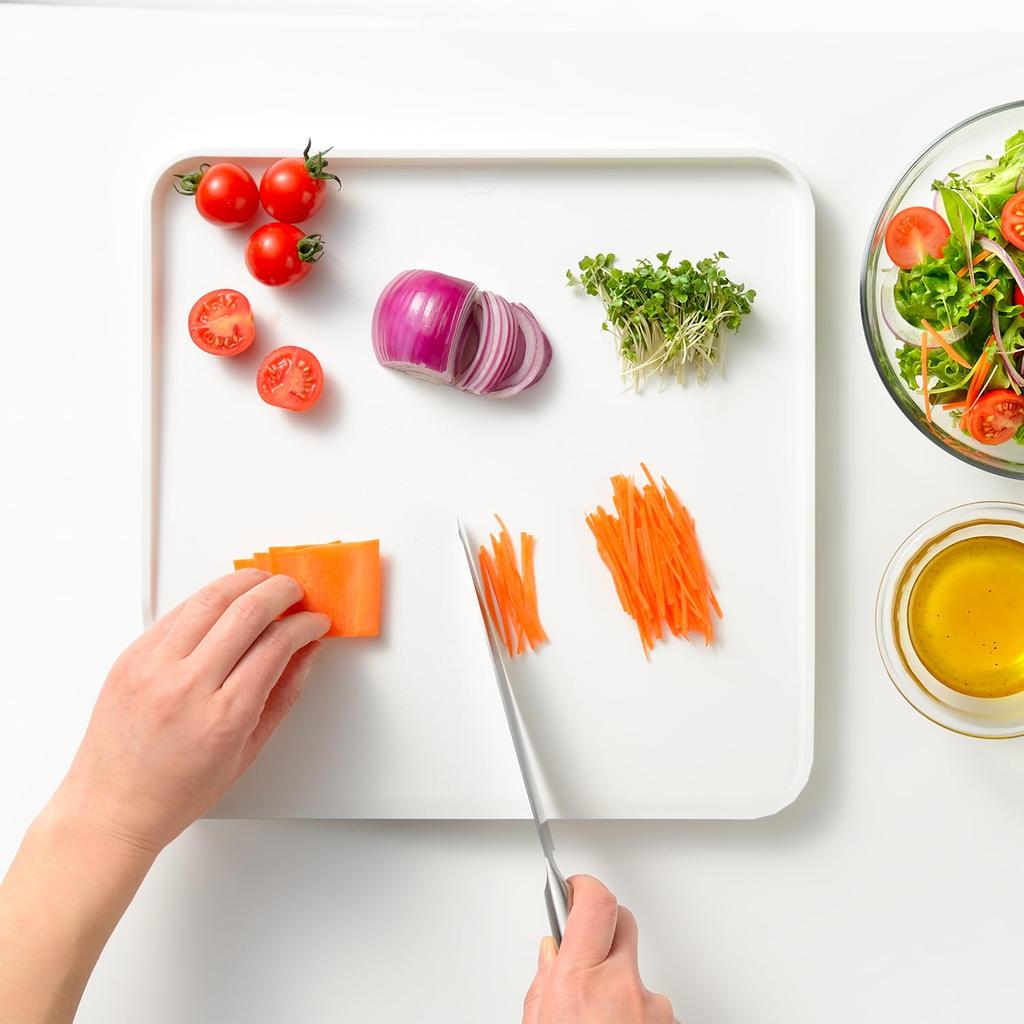 Oaks Leye Cutting Board with Rim, Made in Japan, Dishwasher Safe, W32.5 x D32.5cm, Includes Cutting Board Sheet, LES3207