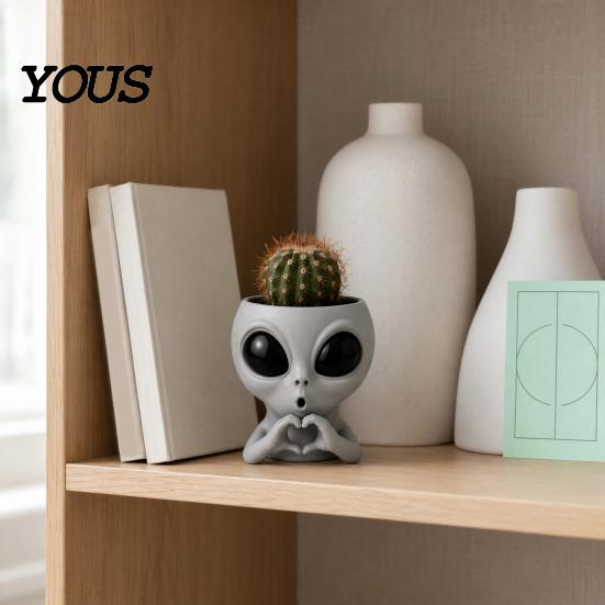 Office Desk Planter Funny Alien Face Planter, 3D Printed Novelty Plant Pot, Cute Gray Unique Succulents Pot Head for Cacti Home Table Shelf