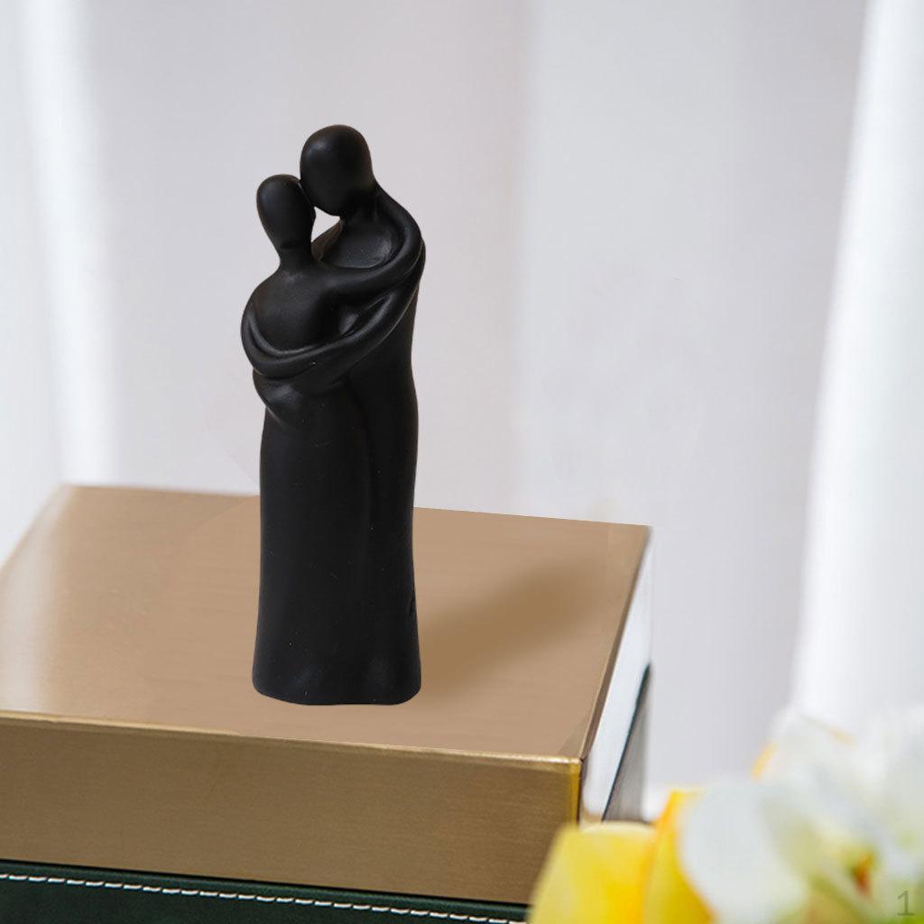 Elegant Couple Figurine Sculpture for Home Decoration
