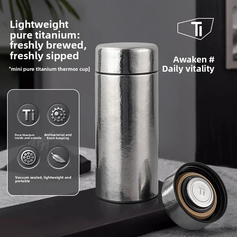 Mini-Reisebecher mit doppelwandiger Isolierung aus reinem Titan, tragbare Taschen-Wasserflasche, Haushalts-Wasserflasche, Wasserkrug