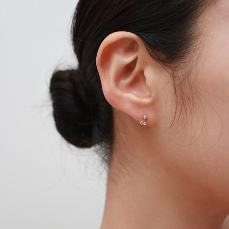 Less Is More 14K Gold Twin Drop Flower Earring & Piercing