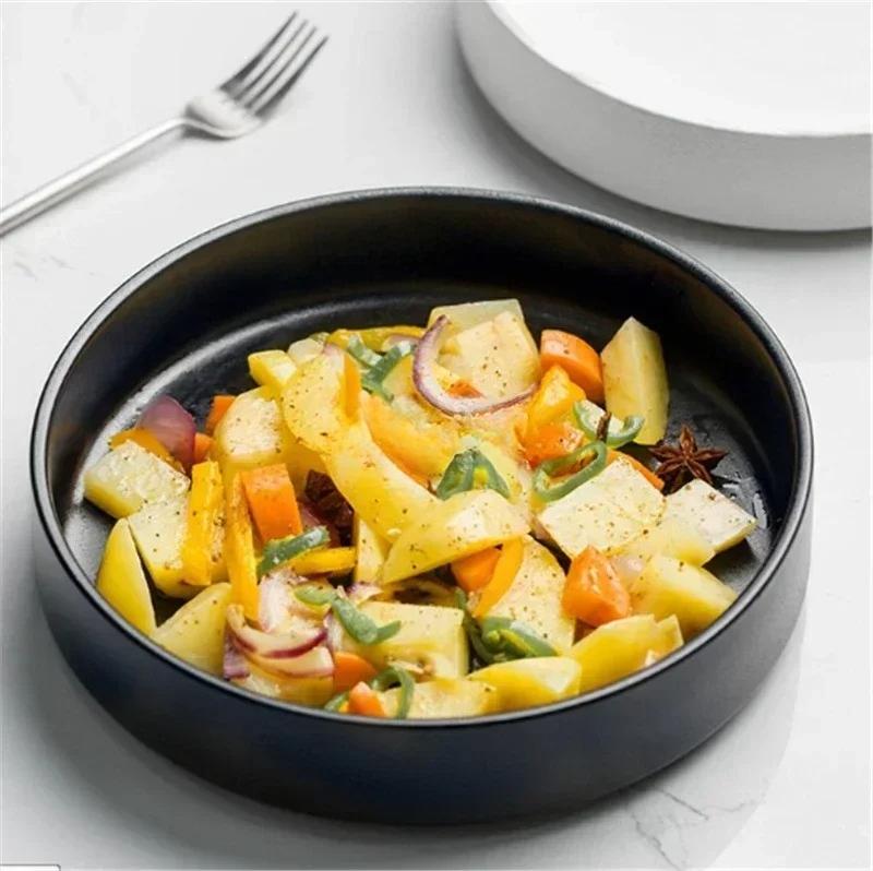 Simple black and white deep soup plate Western dish round dish salad plates frosted ceramic large baked plate household dishes