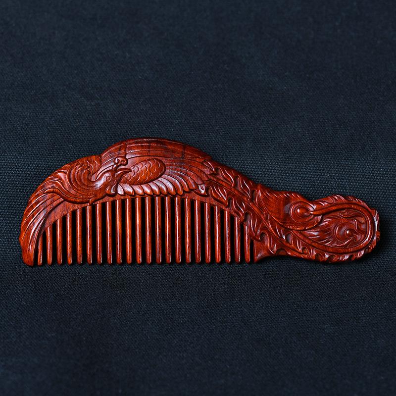 Indischer Rosenholz-Kamm mit geschnitzten kleinen Blättern - Holzkamm mit rotem Holzmuster