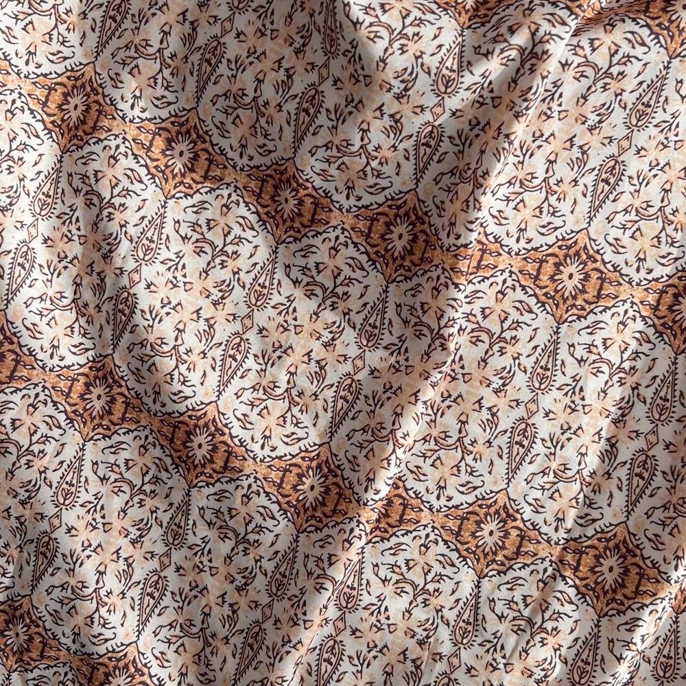 Nya sommarkvinnor tryck V-ringning enkelknäppt kortärmad broderi chiffong lapptäcksarbete mode elegant vardagsklänningar