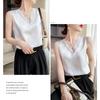 Camisole en soie glacée à col en V et épaules larges pour femme
