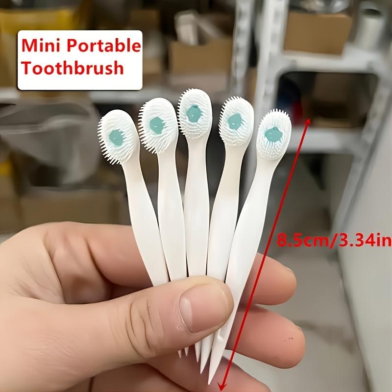 Mini-Einwegzahnbürste mit Pfirsichfrischerperlen, Zahnpasta und Zahnstocher – hypoallergene Polyesterborsten, kompaktes Design, tragbares Aufbewahrungsetui
