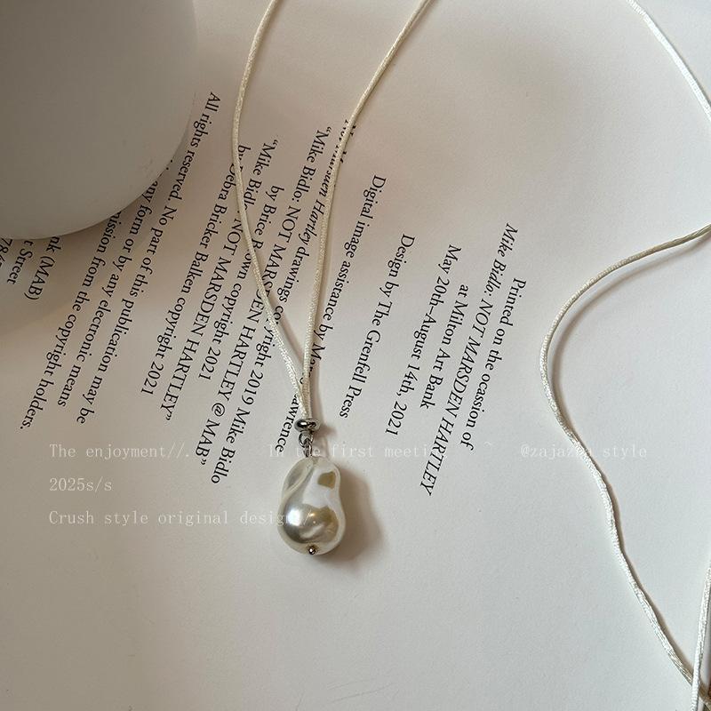 

Корейское ожерелье с подвеской в виде цветка и жемчуга, простое, темпераментное, с высоким чувством стиля, цепочка для ключицы, нишевая мода, универсальные украшения