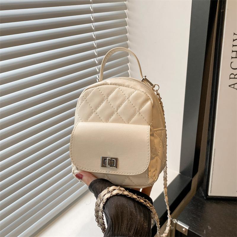 

Premium sense rhombus portable backpack bag women s new fashionable versatile solid color portable shoulder backpack белый