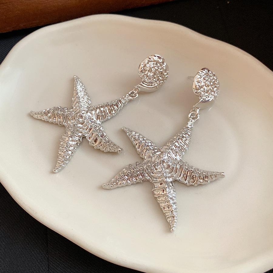 

European and American silver needle starfish pleated pattern pendant earrings simple fashion stud earrings light luxury high-end earrings women