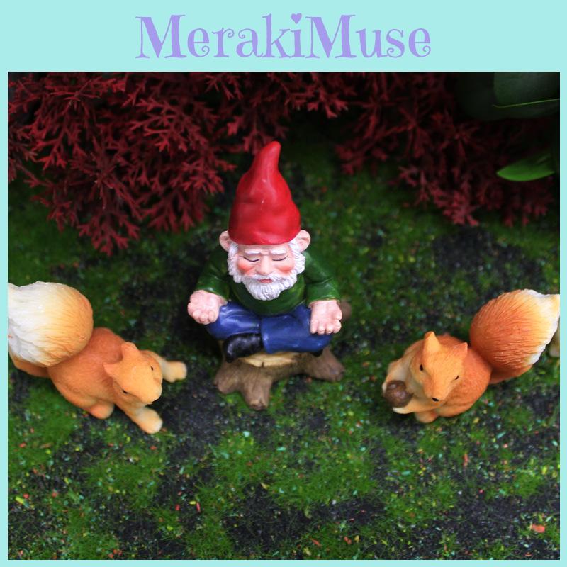 Resin Scene Micro Ornament Dwarf And Squirrel For Garden Decor Display Indoor