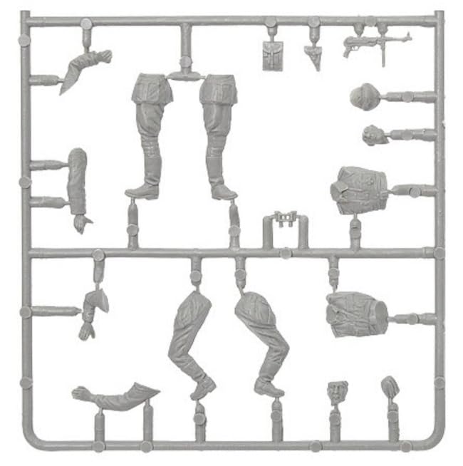 Miniart German Officer and 4 Plastic MA53030 1/35 Driver, Figures, Model, (People)