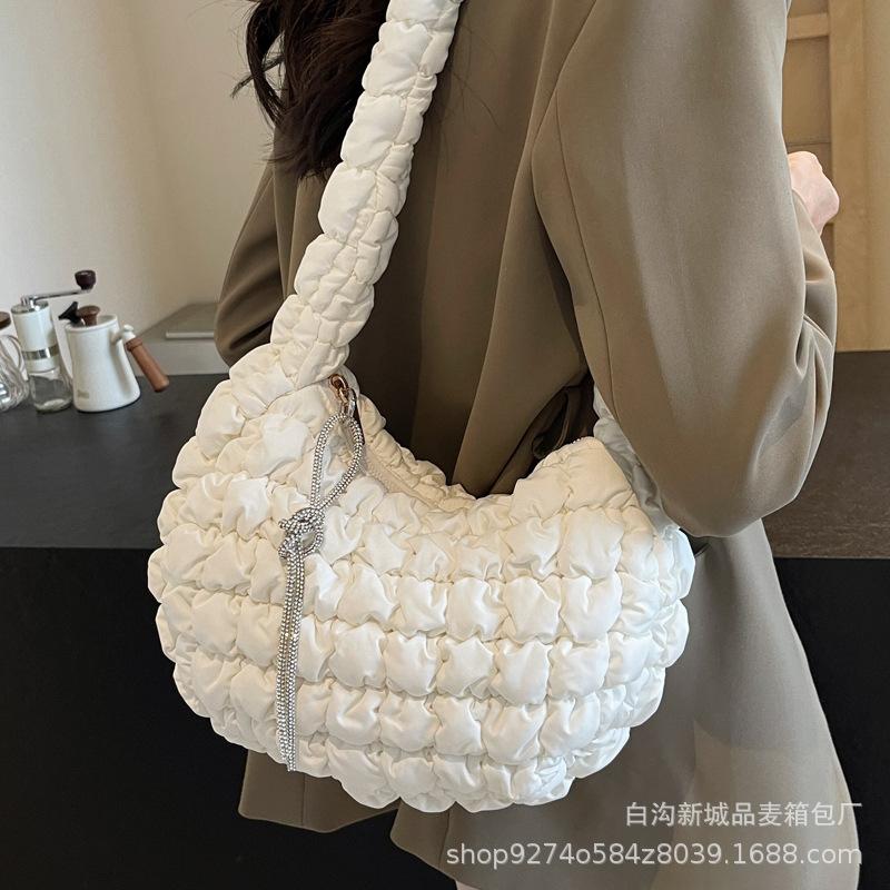 Korean version of trendy underarm bag women's 2025 summer new fashion pleated cloud bag niche design simple shoulder bag