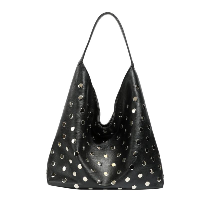 

Rivet Underarm Bag Commuter Large Capacity Shoulder Bag Hollow Handbag Rivet Punk Bucket Bag Women s Bag чёрный