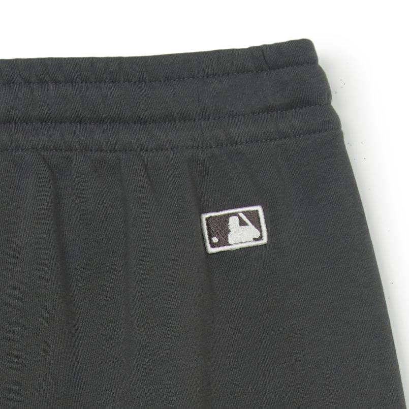New MLB Basic New York Yankees Casual Shorts Unisex Charcoal Gray 3ASPB0653-50CGD