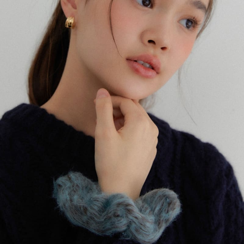 OVLA Hairy Bokashi Scrunchie_2color HS016