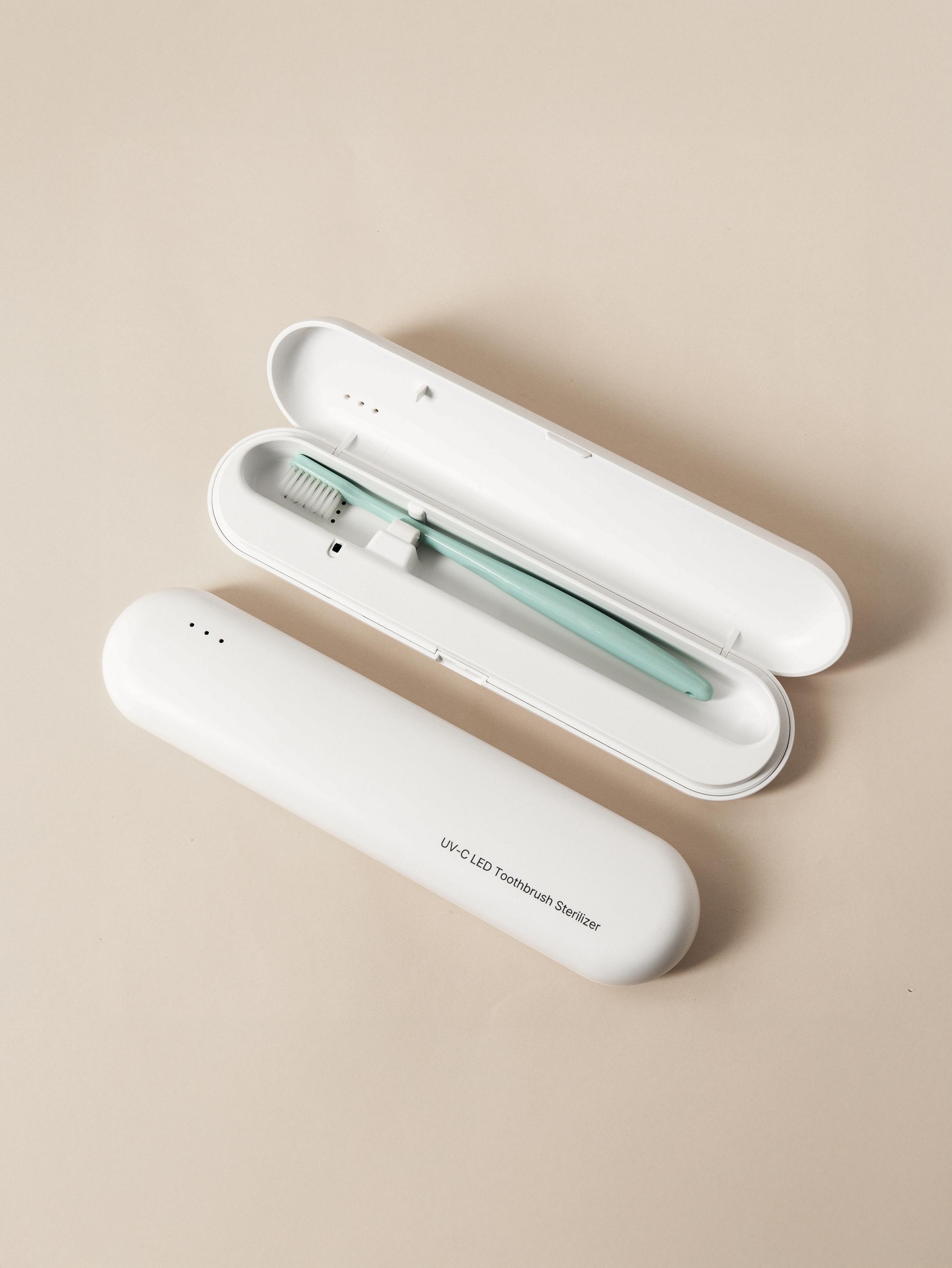 

Портативный УФ-стерилизатор для зубных щеток 1ea