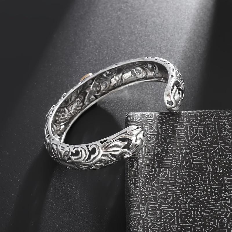 1Fashionable style bracelet with koi fish carving pattern, unisex open bracelet, exquisite jewelry for good luck and wealth, party gift