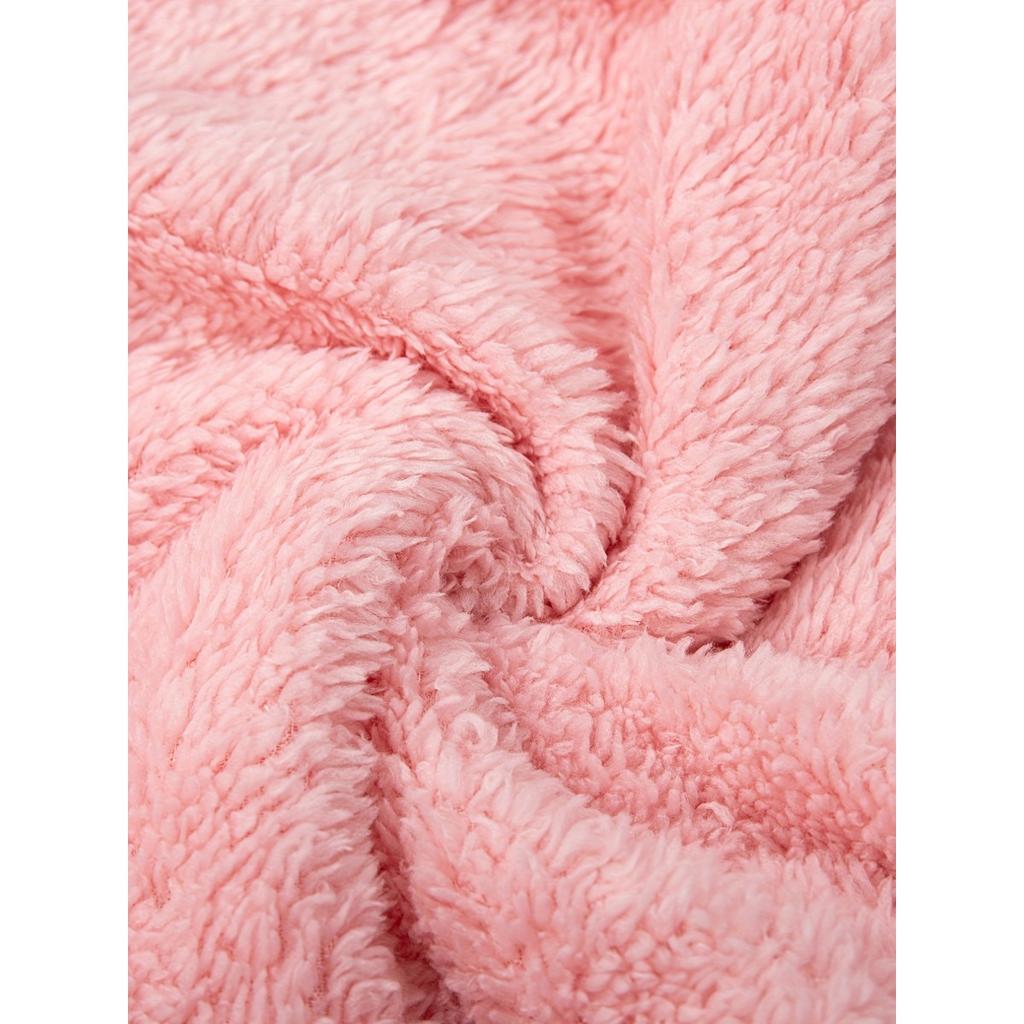 Femmes Portant des Chapeaux Ours Oreilles Combinaison Peluche Pyjama Vêtements d'Intérieur