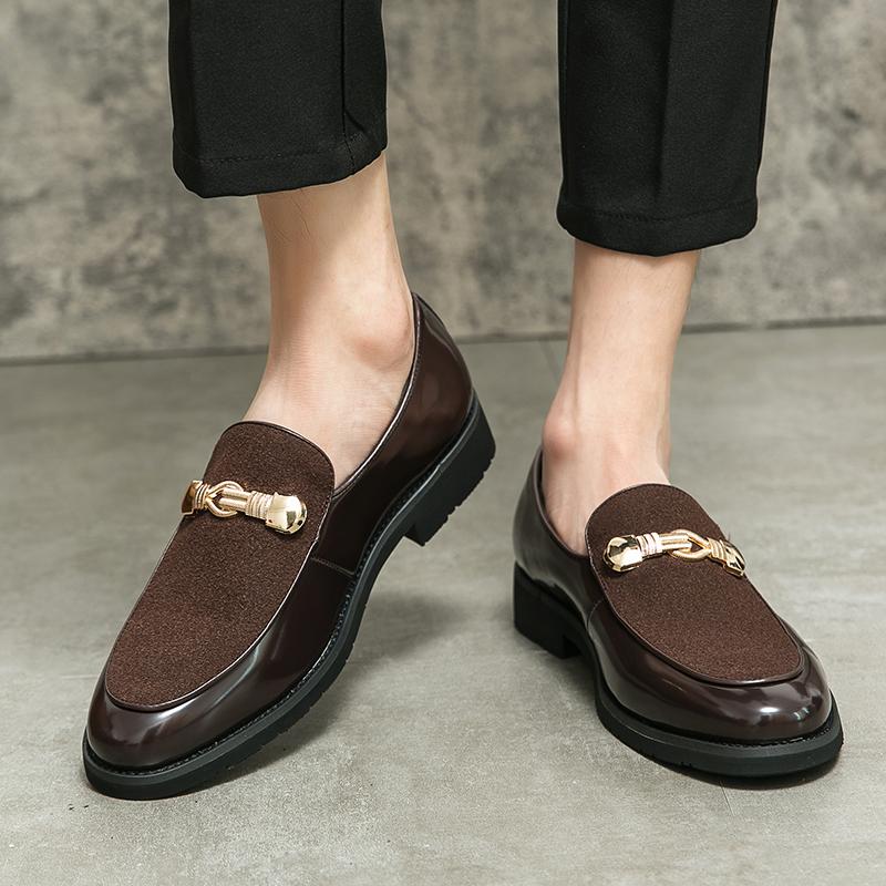 Fashion Luxury Designer Fashion Metal Decoration Suede Driving Shoes Men Casual Loafers Business Formal Dress Footwear Zapatos Hombre