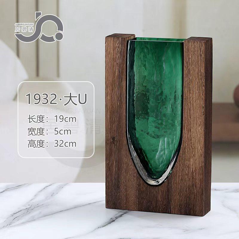 Pastoral style log house glass vase