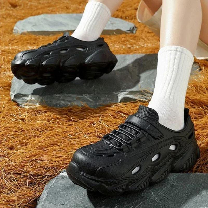 New Men's Sandals 2025 Summer Fashion Thick Bottom Lightweight Hole Sandals Outdoor Non Slip Comfortable Sandals