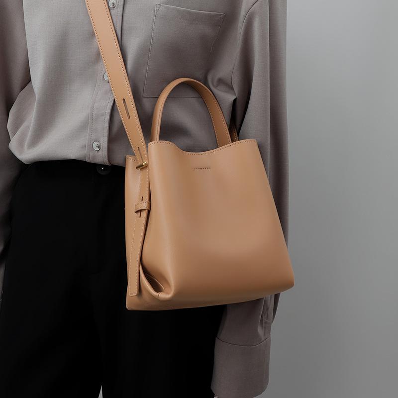 New Crossbody Bucket Bag with One Shoulder Leather Large Capacity Handbag Bag
