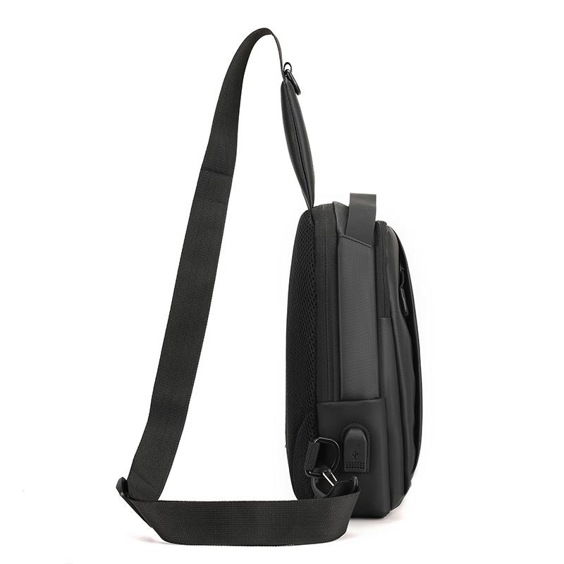 Sportliche wasserdichte Herren-Umhängetasche - USB-Powerbank-Anschluss + Brusttasche mit mehreren Fächern (Schweißabweisendes & Strapazierfähiges Design)
