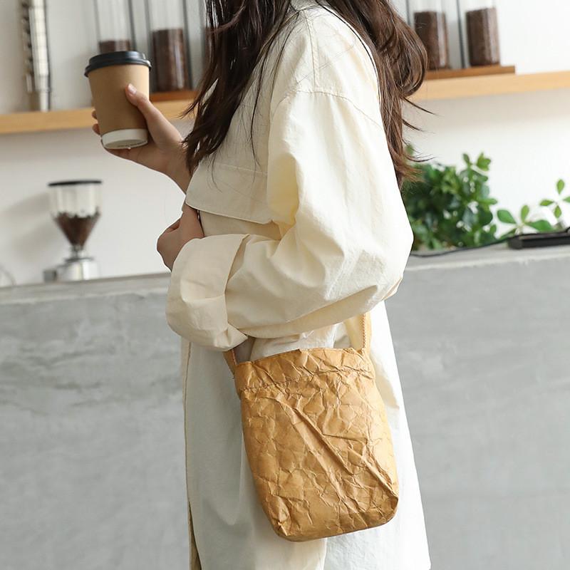 Ielgy Japanese Casual Retro Mobile Phone Bag Fashion Kraft Paper One-Shoulder Female Bag Pleated Messenger Bag
