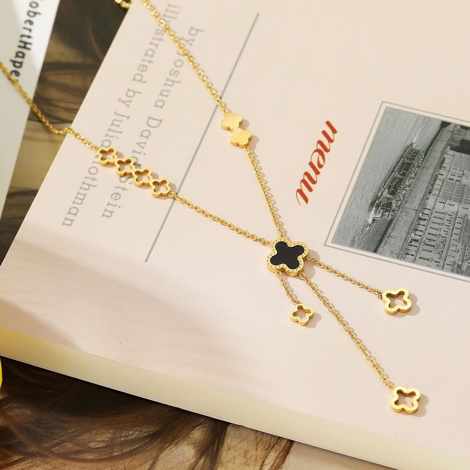 Light Luxury Titanium Steel Tassel Clover Necklace