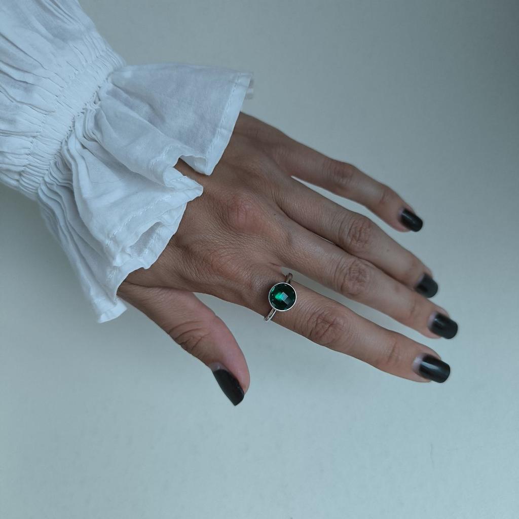 Серебряное кольцо с фианитами, вес изделия 2,88 гр (60002285)