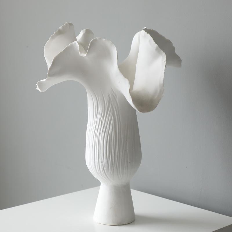 Weiße Keramikvase, handgefertigt in Form unregelmäßiger Blütenknospen, Blumenvase, Zubehör für Blumenarrangements, Heimdekoration