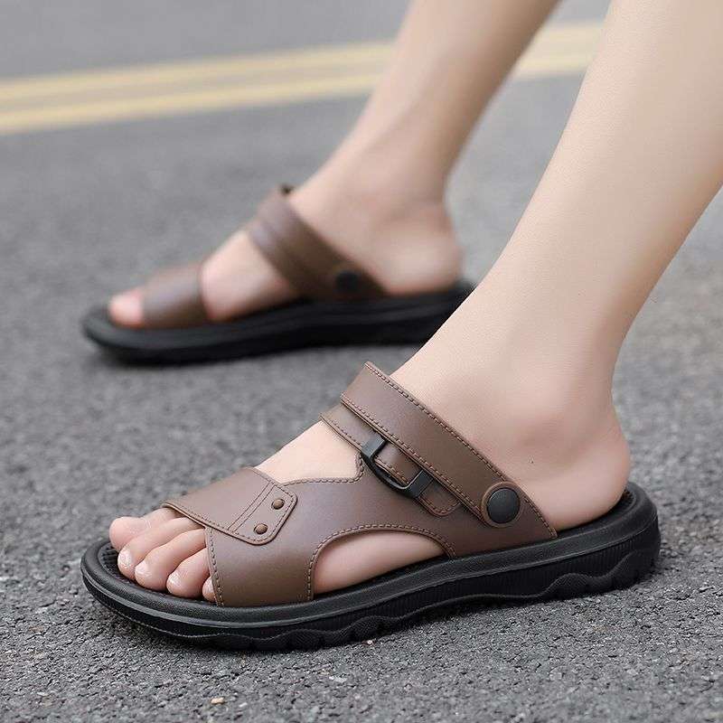 Sandals Men's 2025 New Summer Vietnam Beach Shoes Korean Version Versatile Dual-purpose Outer Wear Men's Flat Shoes Men's Trend