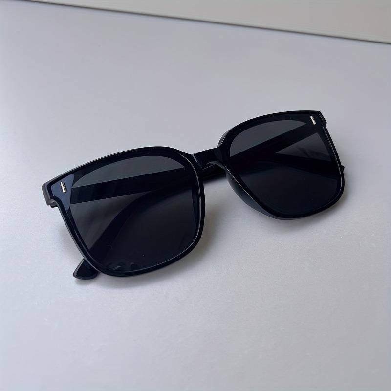 

Новые модные черные очки оверсайз в корейском стиле Идеально подходят для людей с более крупным лицом Идеальны для вождения и прогулок