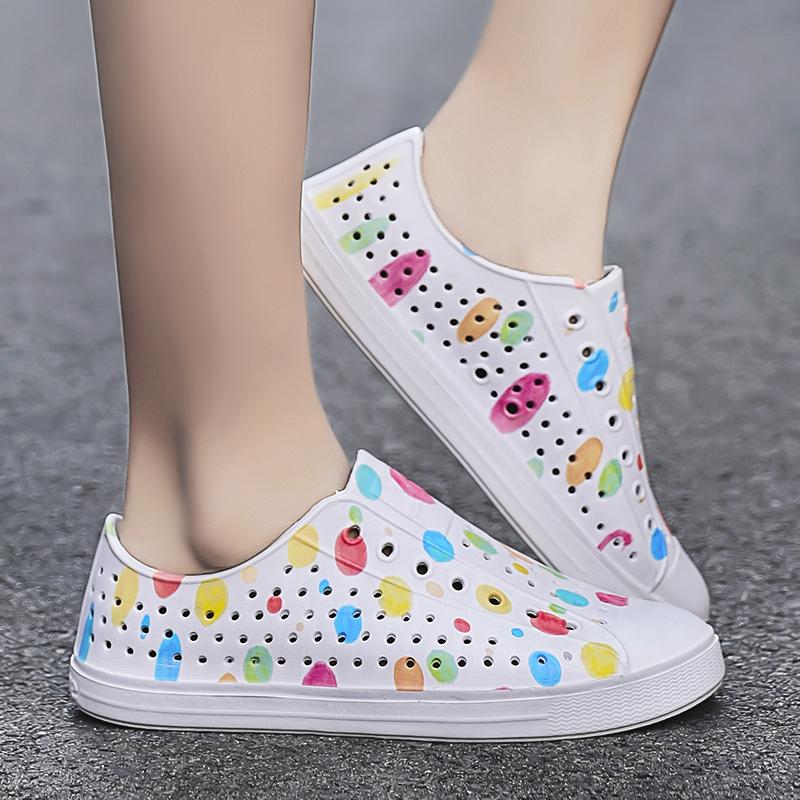 Unisex Sandals Summer Hollow Beach Shoes Slippers Lightweight Sandals Slip on Casual Waterproof Classic Sandals