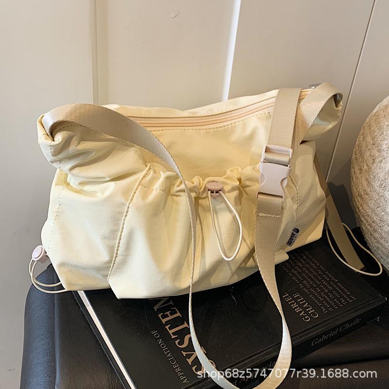 Folded Bag Women's 2025 New Fashion Popular Shoulder Bag Versatile Large Capacity Personalized Puff Drawstring Messenger Bag