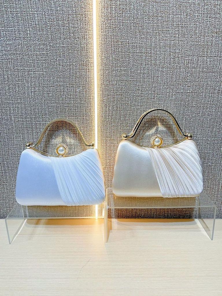 Traditional Chinese Style Bridal Handbag With Polyester Fabric And Lock Closure For Wedding And Daily Use