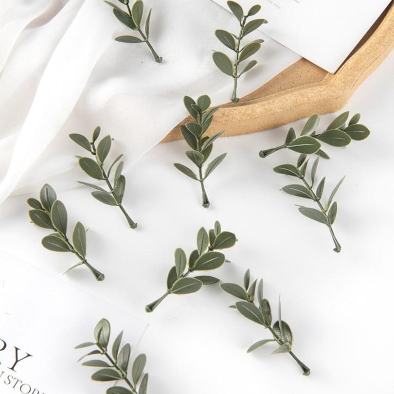 

50Pcs Artificial Plant Leaves Christmas Party Home Wedding Background Wall Decoration Accessories Diy Cake Candy Box Scrapbook 20pieces білий