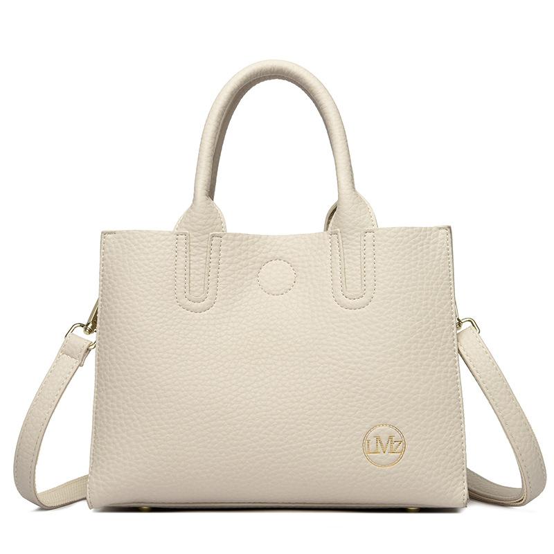 Simple Messenger Bag Small Bag 2025 New Women's Bag Fashionable Versatile Envelope Bag Lightweight Send Mother Mailman Bag Tide