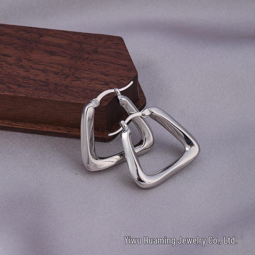 Silver Needle Circle Earrings, Fashionable High-End Copper Ear Hoops, Light Luxury, Versatile Jewelry Accessory.