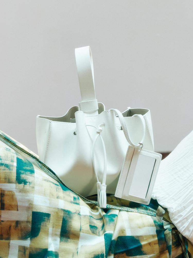 Komorebi Museum Handmade Tassel Dumpling Round Tote Bag | White | B06-3