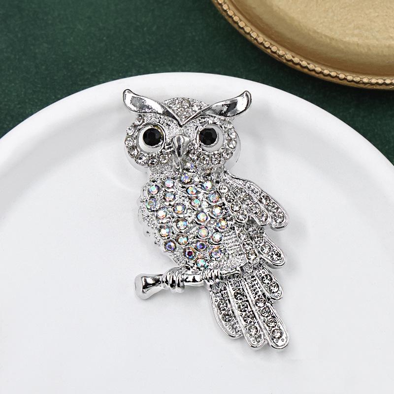 European Retro Rhinestone Owl Brooch - Animal Shaped Lapel Pin for Fashionable Suit Accessory