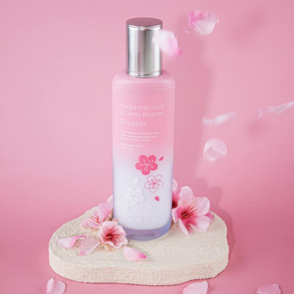 

Farmstay Hyaluronic Acid & Cherry Blossom Emulsion 120ml – Lightweight Hydration & Brightening